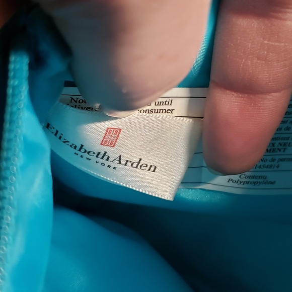 Elizabeth Arden travel bag - Picture 6 of 7